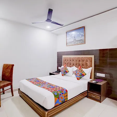 Fabhotel New Blue Sapphire Residency-3